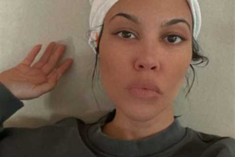 Kourtney Kardashian goes bare-faced & wears sunglasses after fans accuse her of ‘changing her..