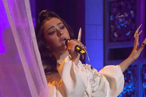 Charli XCX Performs “Beg for You” & “Baby” on Saturday Night Live – Watch Now!