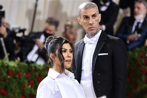 Met Gala 2022: Kourtney Kardashian and Travis Barker MAKE OUT During Met Gala Debut