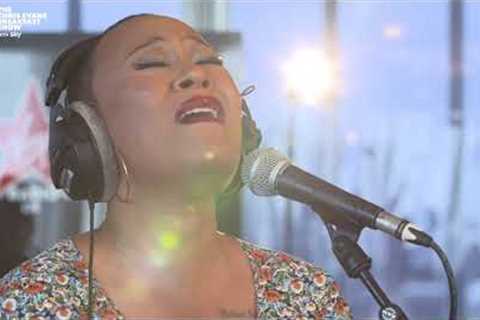 Emeli Sandé - Read All About It (Live on The Chris Evans Breakfast Show with Sky)