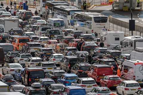 Brit drivers warned of traffic chaos as 20million hit the roads for getaways on Queen’s Jubilee..