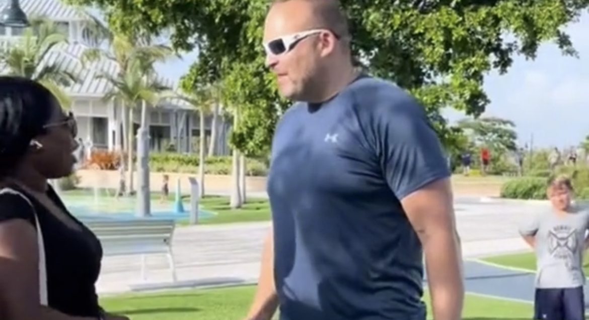 White Florida man caught on camera threatening to snap black woman’s jaw in park [Video]