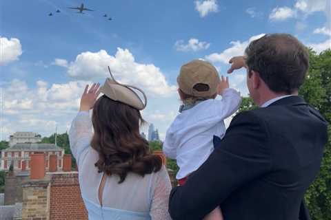 Princess Eugenie and baby son August, 1, wave at Platinum Jubilee flypast from Buckingham Palace..