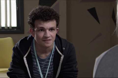 Coronation Street’s Alex Bain back in hospital after ankle fracture as he updates fans on return to ..