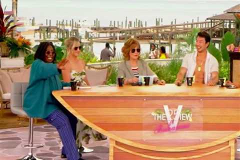 The View host Whoopi Goldberg SHUTS DOWN down audience with furious demand after fans fawn over..