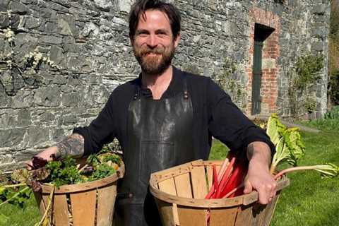 Escape to the Chateau’s Dick Strawbridge shares rare snap of lookalike son