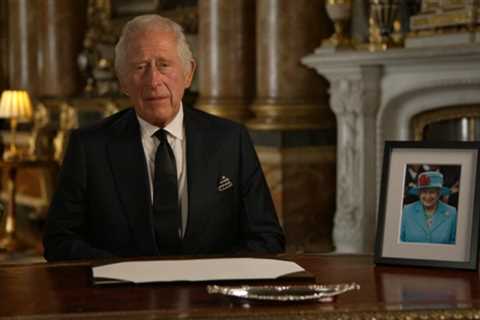 King Charles says ‘thank you’ to his mama the Queen as she ‘begins her last great journey to join..