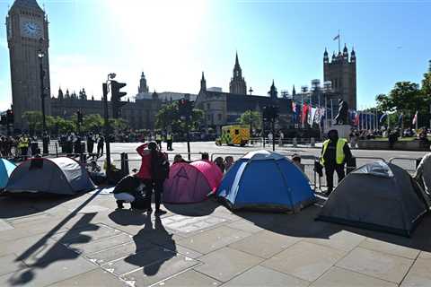 Royal fans camp out 48 hours early to bag their spot for the Queen’s funeral