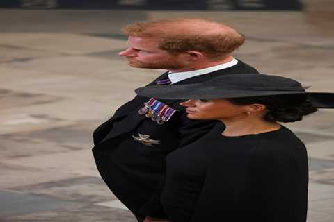 Meghan Markle consoled ‘distressed’ Harry at Queen’s funeral & was ‘tuned in’ to his needs,..