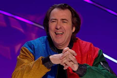 The Masked Dancer fans all distracted by the same thing about judge Jonathan Ross