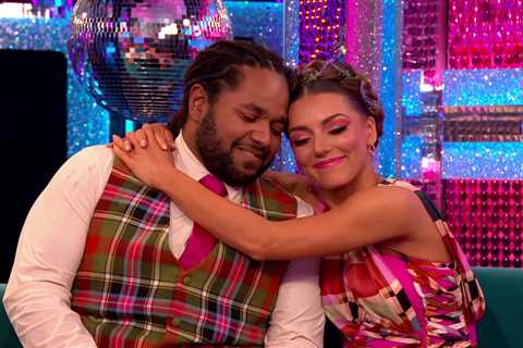 Strictly’s Hamza Yassin breaks down in tears as he makes it to final with Jowita Przystał