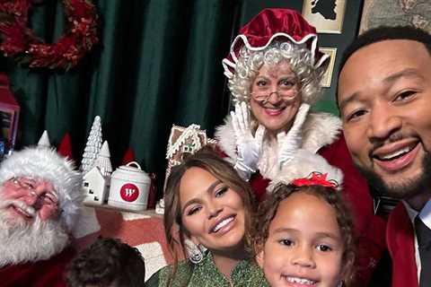 Stars With Santa ... He's Coming To Hollywood!