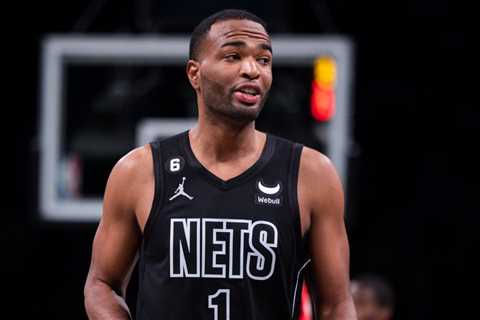 T.J. Warren showing his defensive prowess for Nets