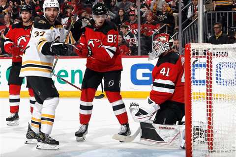 Devils no match for NHL-leading Bruins