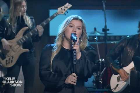 Kelly Clarkson Channels Duran Duran for Anything But ‘Ordinary’ Kellyoke Cover