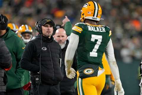 Packers’ Quay Walker apologizes for ‘stupid decision’ to shove Lions trainer