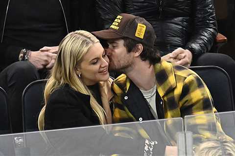 Chase Stokes, Kelsea Ballerini Kiss at First Public Outing as Couple