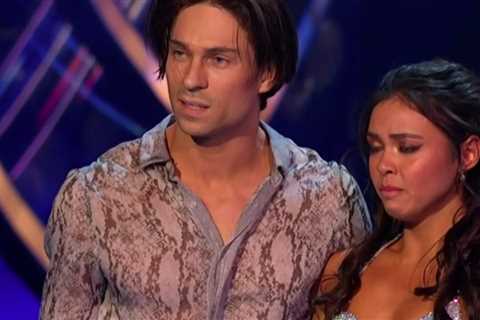 Dancing On Ice star Vanessa Bauer breaks down in tears on live TV over death of dad