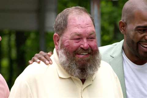 'Queer Eye' Alum Tom Jackson Dead of Cancer at 63