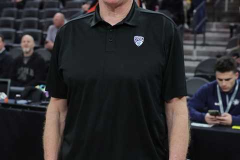 Bill Walton facing backlash for using a derogatory term on broadcast