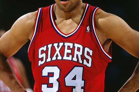 Charles Barkley tells hilarious NBA uniform-washing story: ‘Easier to do it that way’