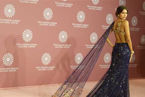 Zendaya Walks Red Carpet for India Gala Solo, Tom Holland Lingers Behind