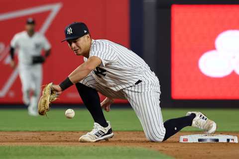 Yankees fall flat in quiet loss to Phillies