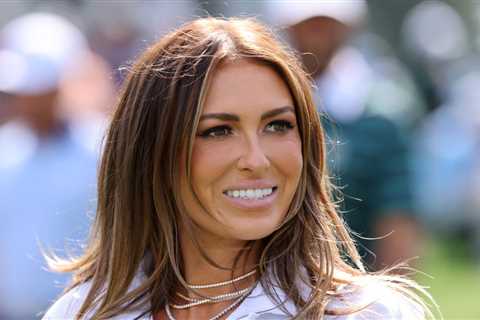 Paulina Gretzky plays caddie to Dustin Johnson at Par 3 event before 2023 Masters