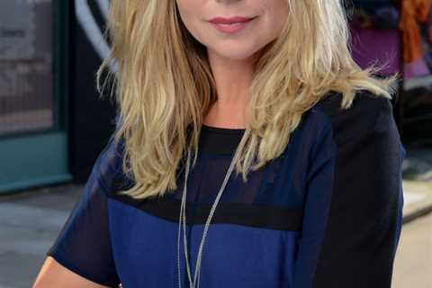 EastEnders fans demand Ronnie Mitchell returns to soap after BBC announces Roxy’s comeback against..