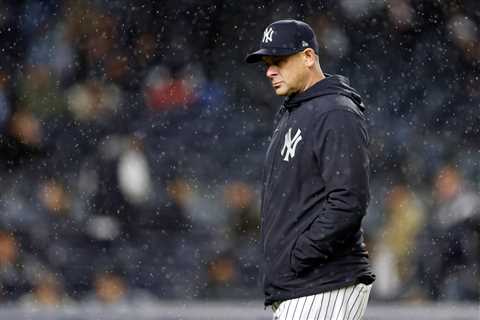 ‘Fire’ Aaron Boone chants ring out after another Yankees decision backfires