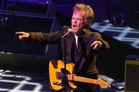 John Mellencamp Tells Fans 'Shut the F--- Up' or He'll End Show