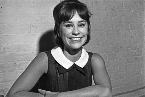 Astrud Gilberto, ‘The Girl From Ipanema’ Singer, Dies at 83