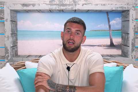 Zach leaves Love Island fans stunned with shocking comment about Molly hours after Kady McDermott..