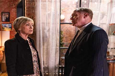 Elaine Jones makes a shock decision after surviving killer Stephen Reid in Coronation Street