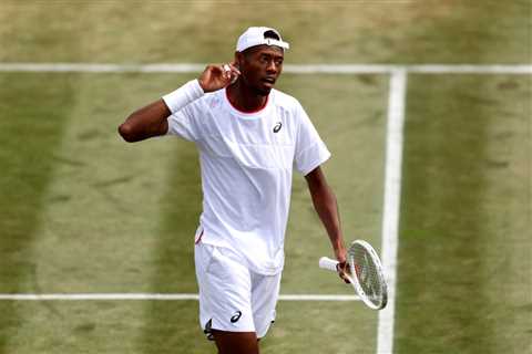 Chris Eubanks beats Stefanos Tsitsipas in Wimbledon shocker