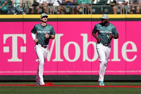 Astros mercilessly booed during All-Star Game entrance in Seattle