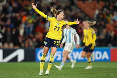 Sweden sets up USWNT showdown at World Cup with easy win