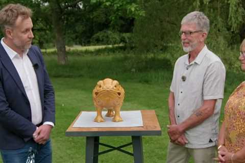 Antiques Roadshow fans horrified by ‘ugly toad’ as eye-watering value is revealed