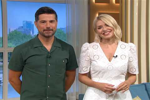 Holly Willoughby apologises to This Morning guest after on-air mishap