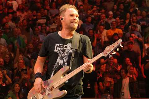 Jeff Ament Can't Vibe With Rockers 'David Lee Roth-ing' Onstage