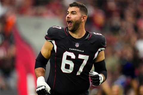 Giants sign Justin Pugh with offensive line in crisis