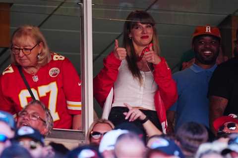 You Have to See This Adorable Video of Taylor Swift Hugging Travis Kelce’s Mom