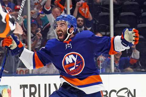 Kyle Palmieri returns to Islanders practice as regular season nears