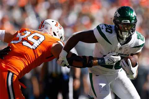 Breece Hall’s ACL recovery has full-circle moment in Jets win: ‘New and improved’