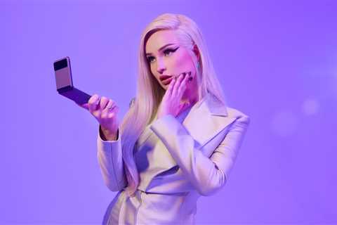 Kim Petras Talks About Unplugging With Motorola Razr & Her Must-Have Tour Essentials