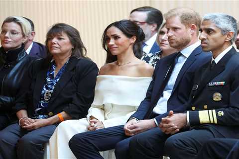 ‘Awkward’ Harry looks ‘reflective’ while Meghan is ‘tentative’ at World Mental Health Day summit,..