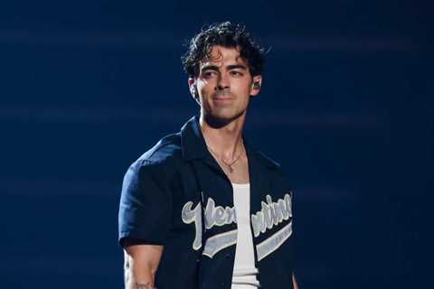 Joe Jonas Left Confused After CVS Security Said He Looks ‘Crazy in Person’