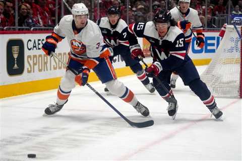 Islanders get Scott Mayfield back only to lose Adam Pelech in injury tradeoff