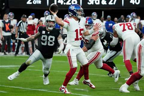 Giants’ Tommy DeVito off to nightmare start after Daniel Jones injury