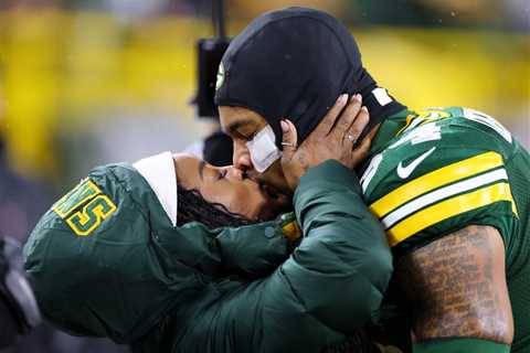 Simone Biles shares loved-up kiss with Packers safety husband before game vs. Chiefs